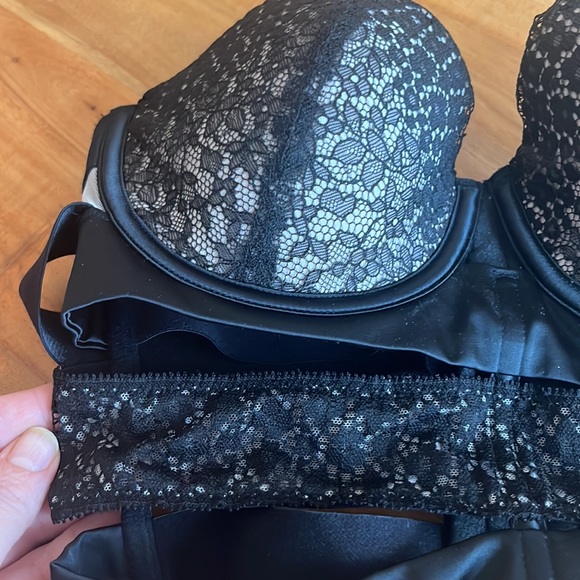 Victoria Secrets Very Sexy Balconet 32D - Picture 6 of 6